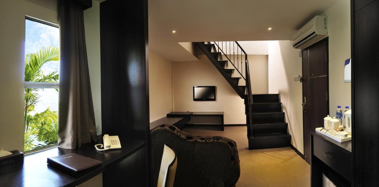 Ernes Hotel Перай Екстериор снимка